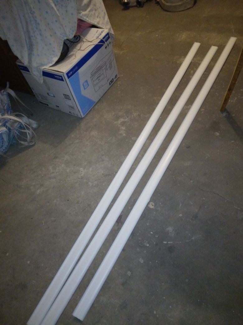 3  biale Listwy przypodlogowe