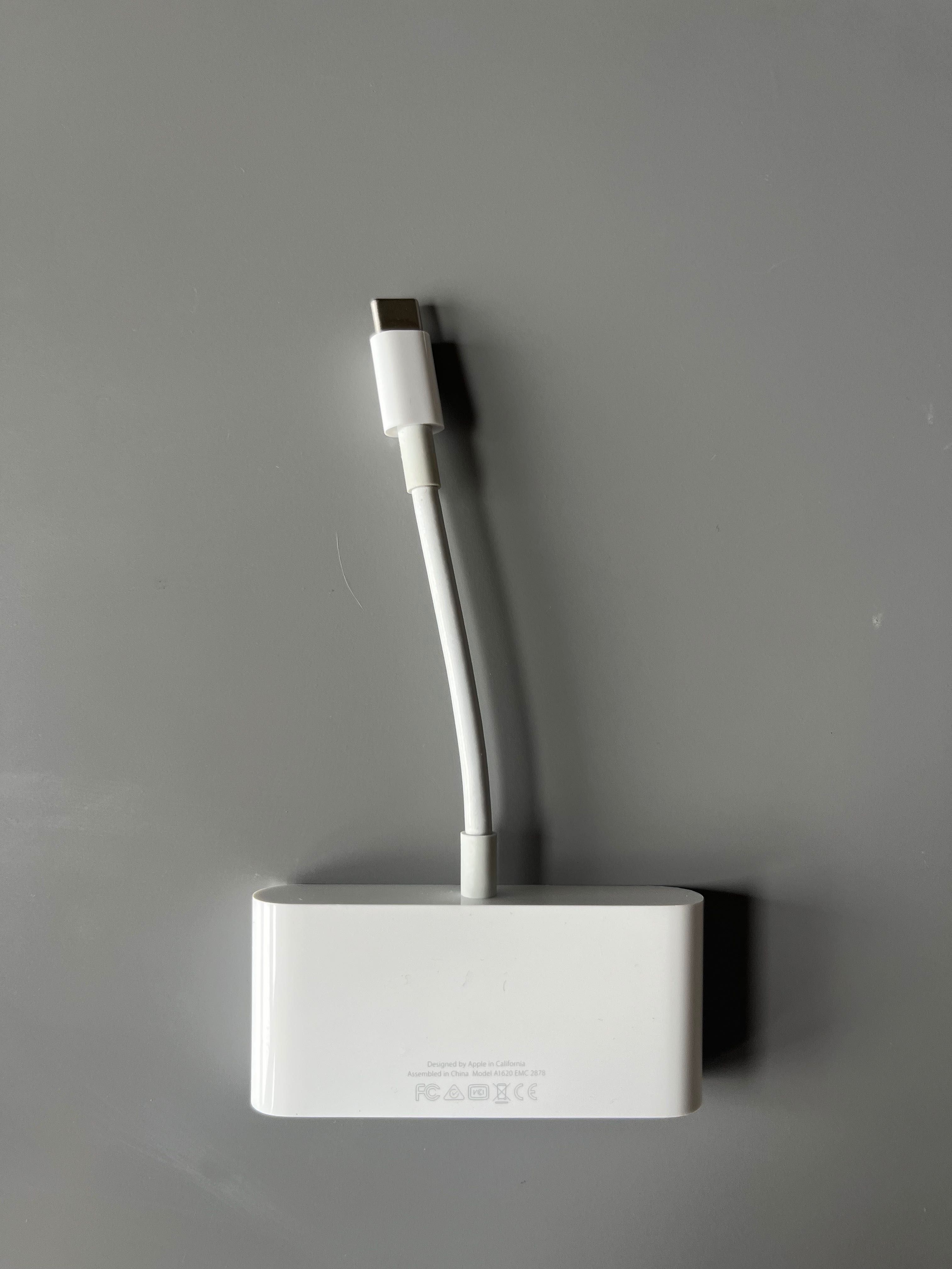 Apple USB-C VGA multiport - usb A, usb C, VGA