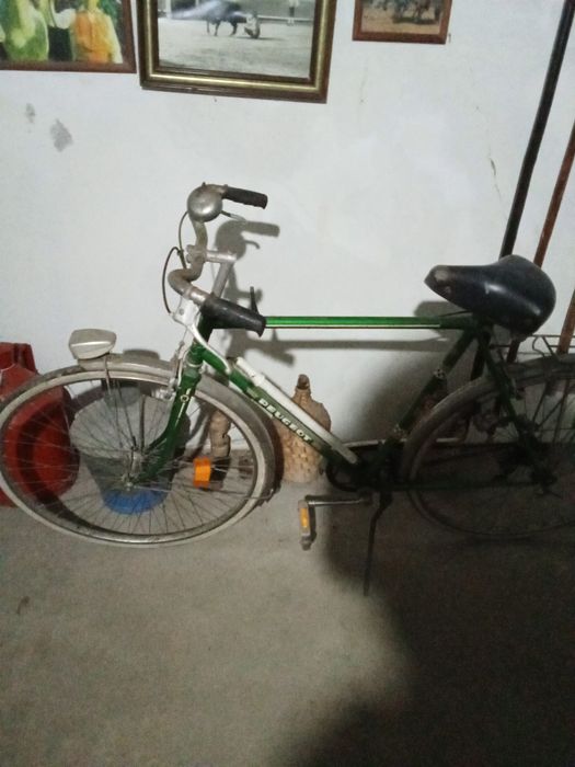 Bicicleta pasteleira antiga marca Peugeot