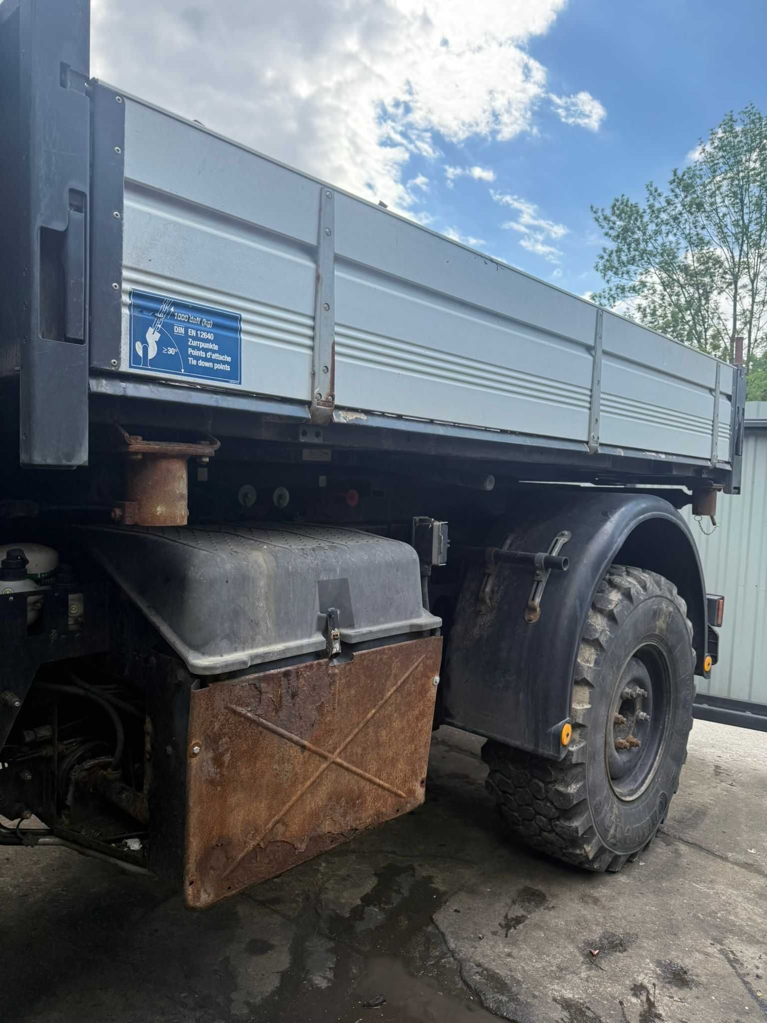 Paka wywrotka kiper zabudowa siłownik Mercedes Unimog U300 U400 U500