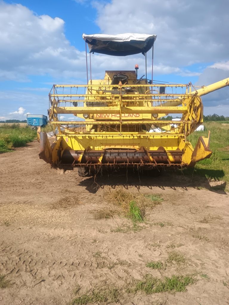 Kombajn zbożowy New Holland 1520