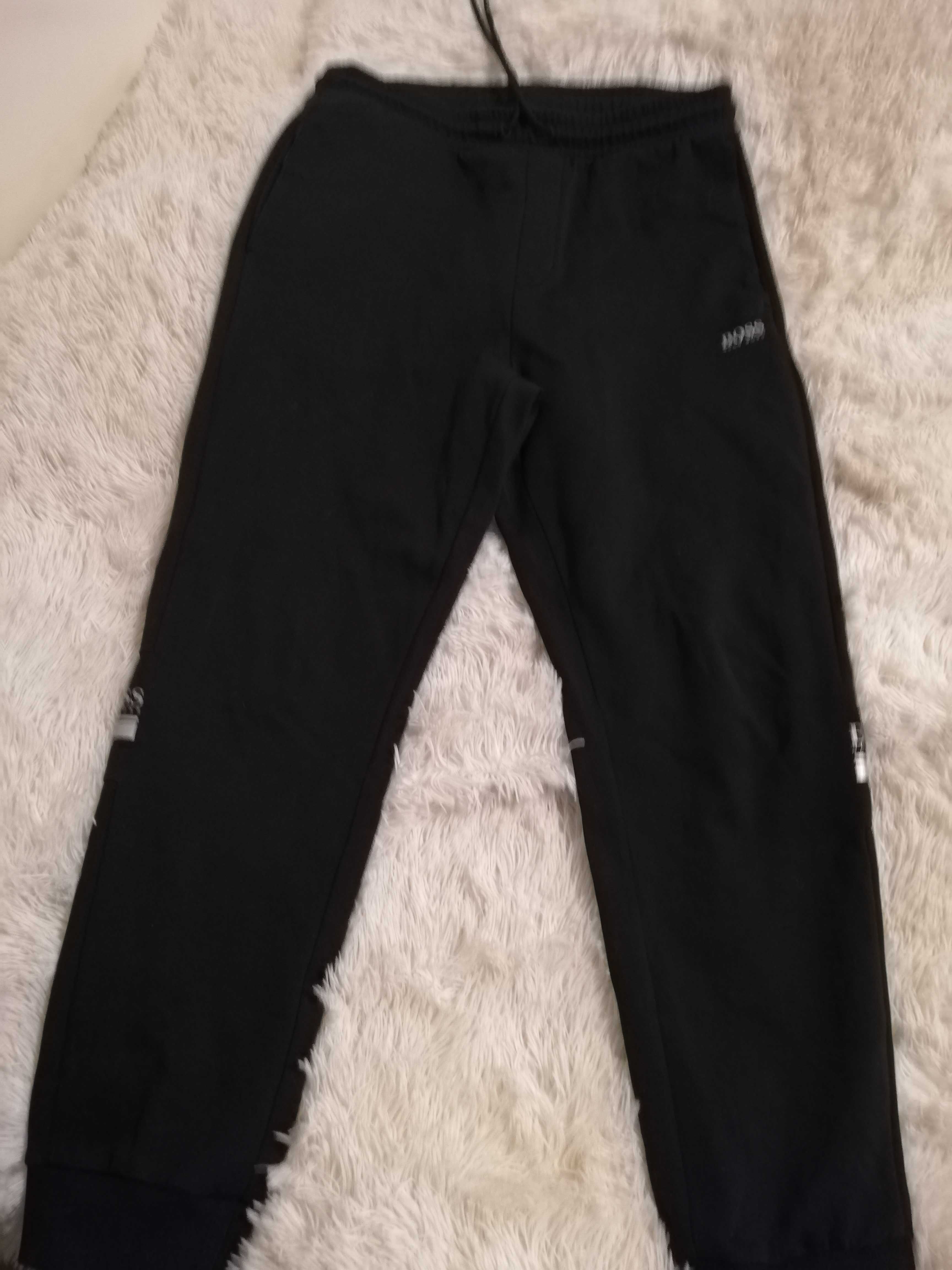 spodnie dresowe Hugo Boss M 38