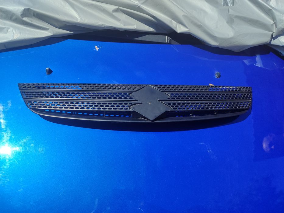 Решітка бампера до  Suzuki sx4 2008 року