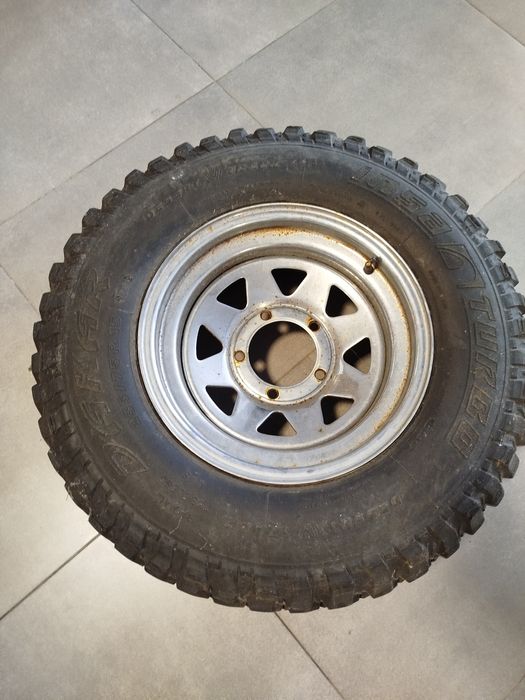 Pneus + Jantes 235/75 R15