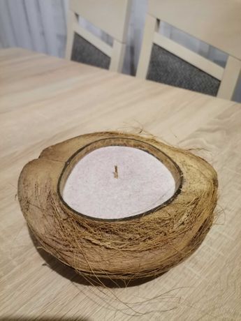 Świeczka w kokosie