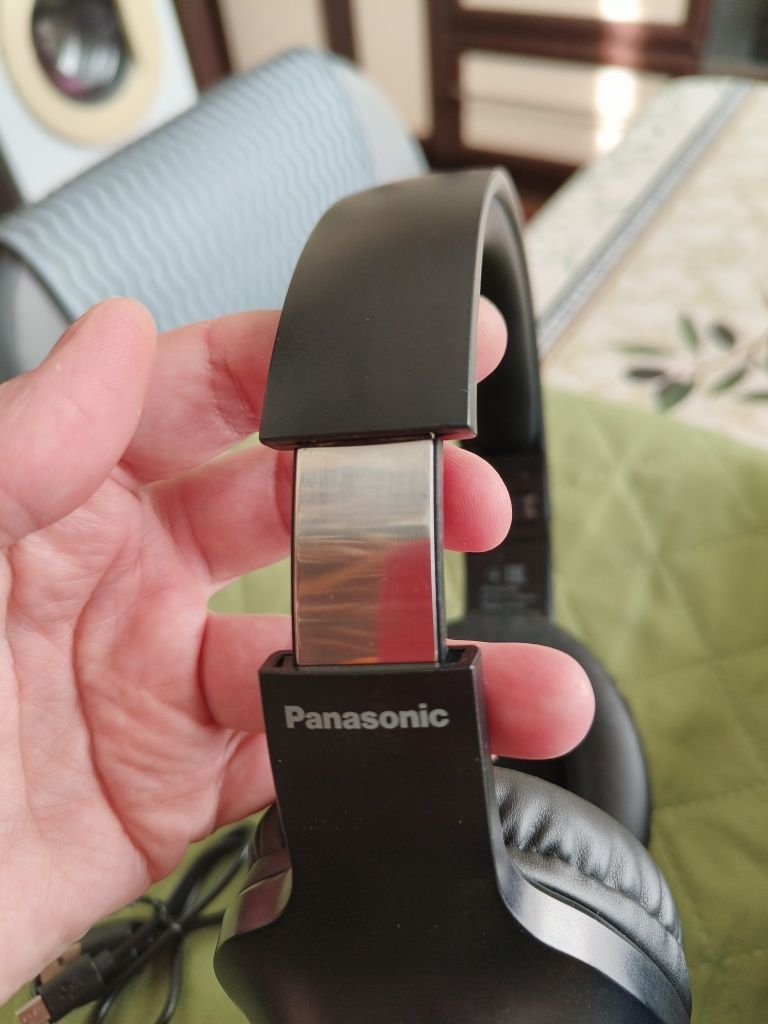Навушники бездротові завушні baseus eli, QCY T9, Panasonic