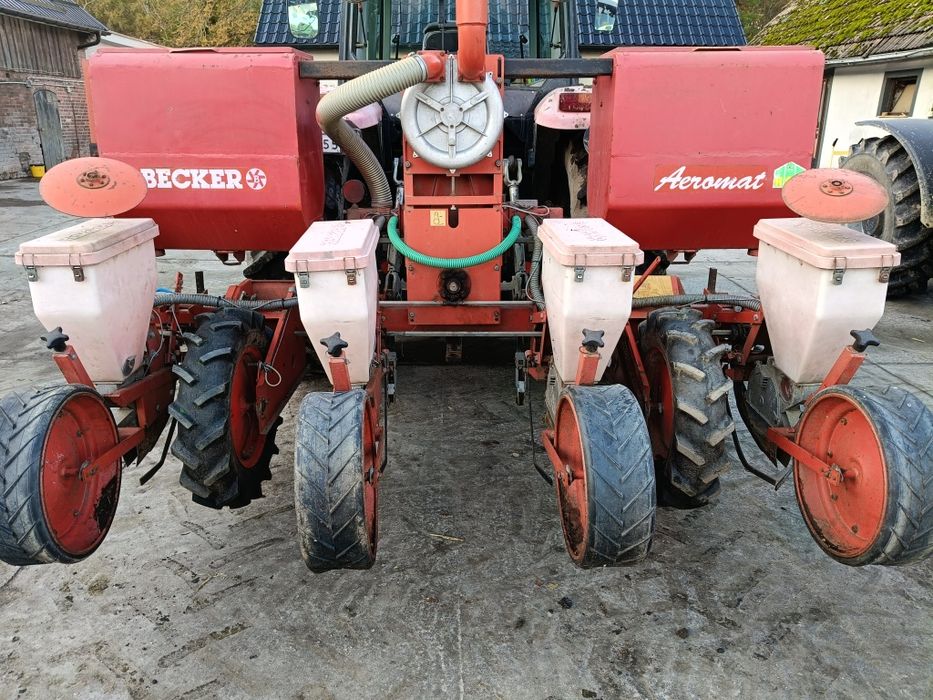 Siewnik do kukurydzy Becker