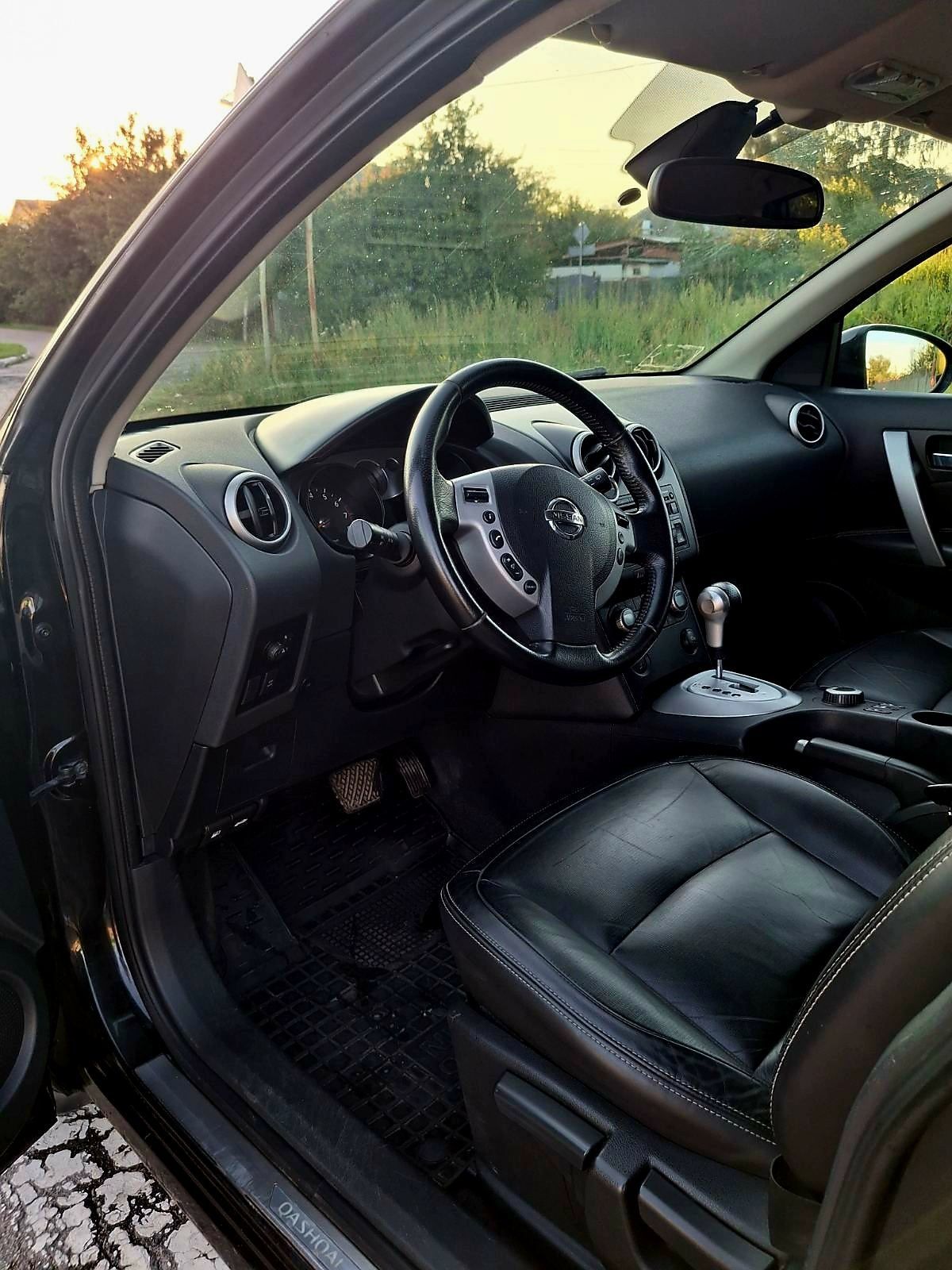 NISAN QASHQAI 2008 2.0 автомат