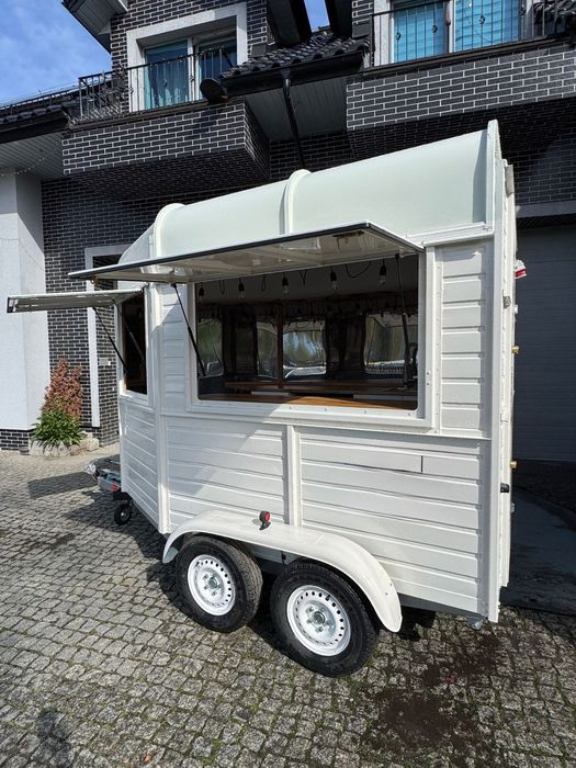 MintGARAGE retro trailer  przyczepa gastronomiczna retro kawiarnia lodziarnia food truck