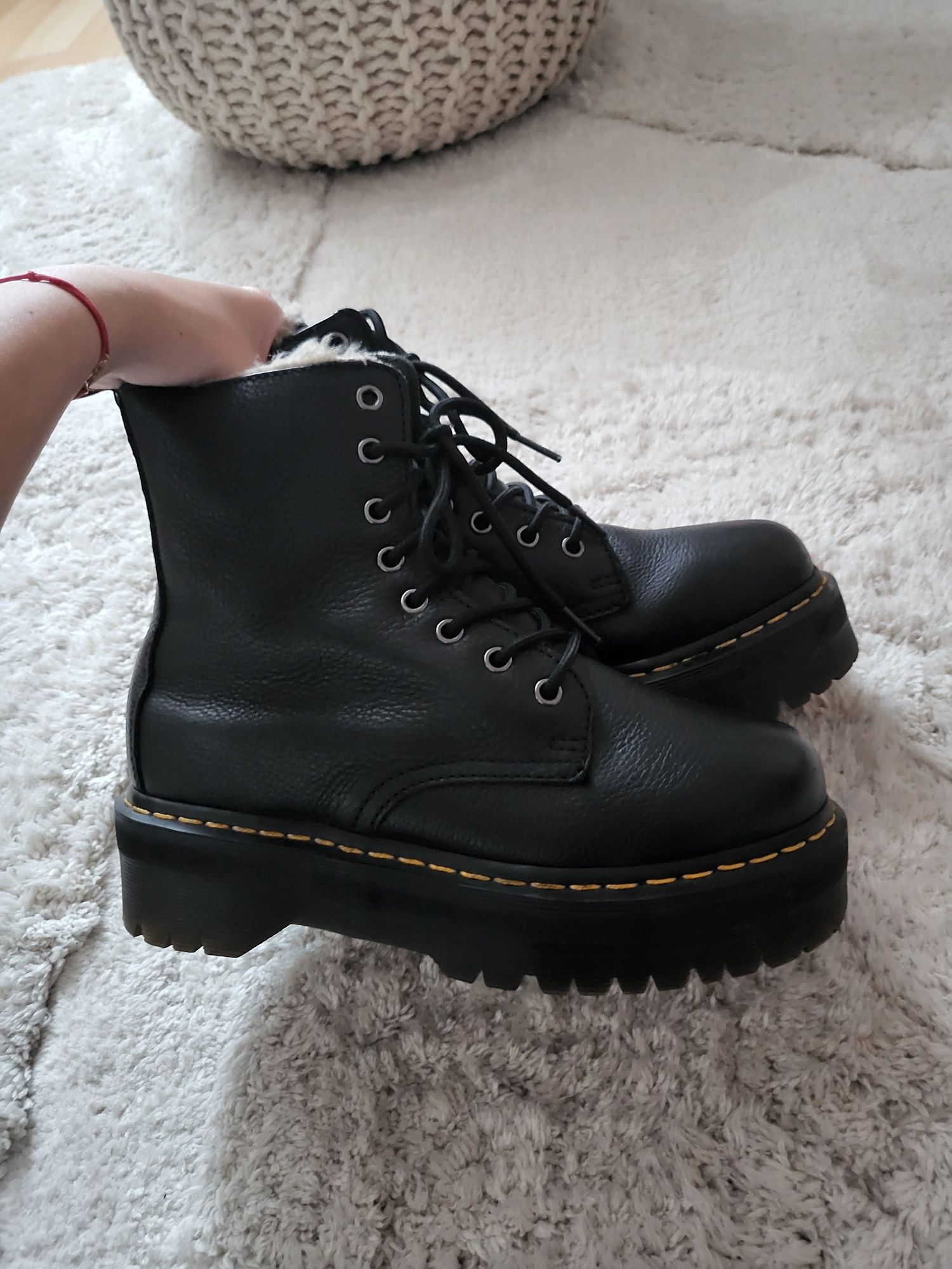 Czarne trapery damskie Dr. Martens r 39