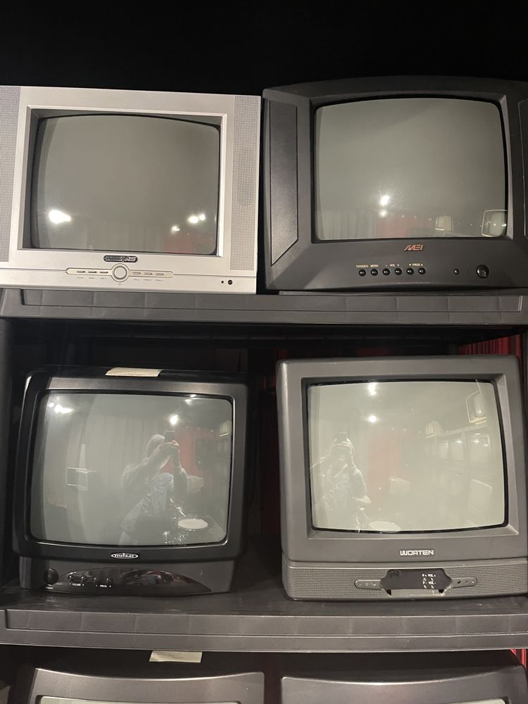 27 televisões TVs CRTs