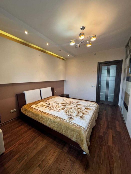 Продаж 2 кімнатної квартири вул. Щепова