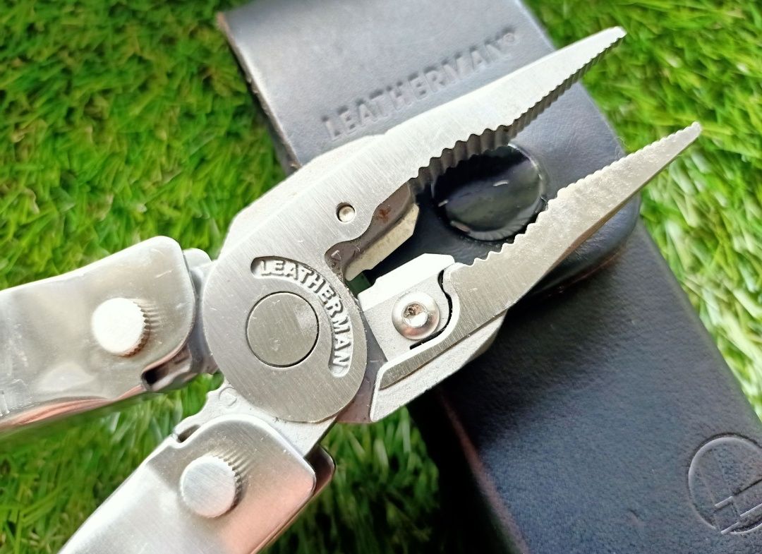 Multitool Leatherman Super Tool 300