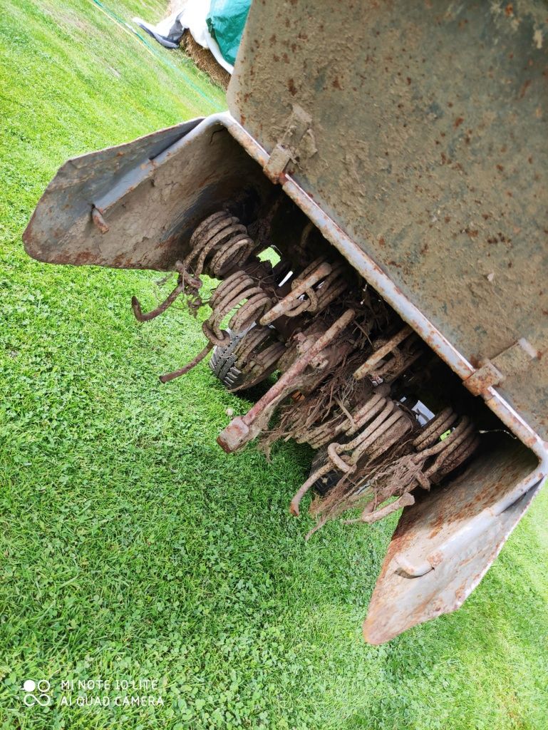 Traktor traktorek dzik ogrodowy glebogryzarka ciągnik ciagniczek DDR