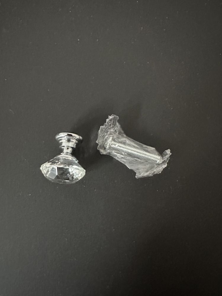 Uchwyty meblowe diament kryształ 2 cm 4 szt