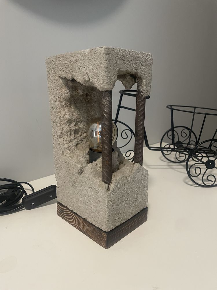 Ręcznie robiona lampka handmade  beton drewno stal