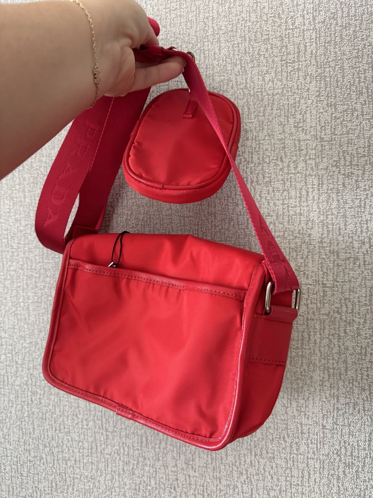 Сумка Prada кросбоді