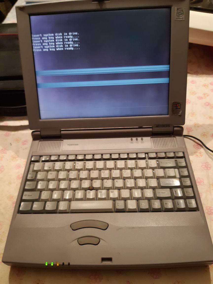 Computador Toshiba Pentium II