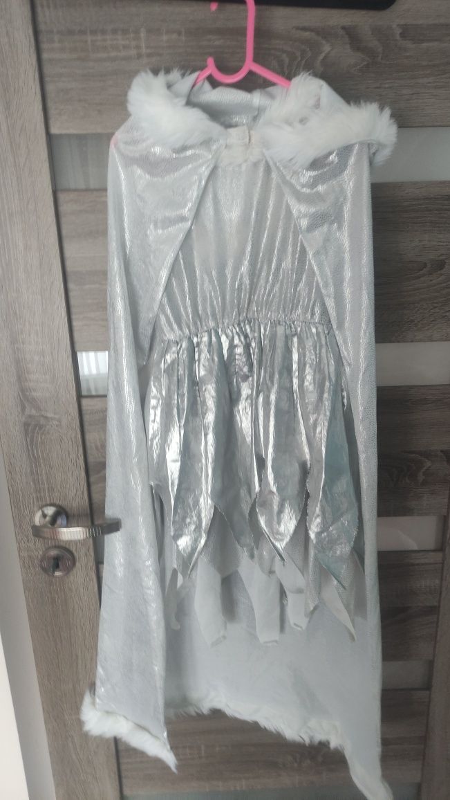 Sukienka bal karnawałowy królowa lodu 5 6 lat z peleryną