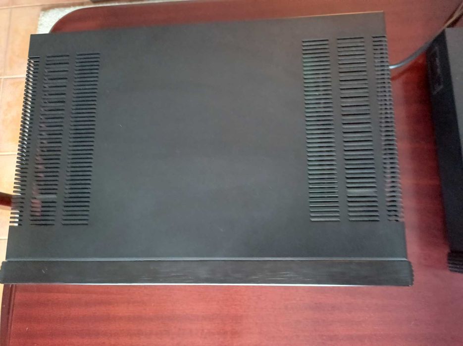 Amplificadores Rotel RB-981 e pré amplificador Rotel RC-995