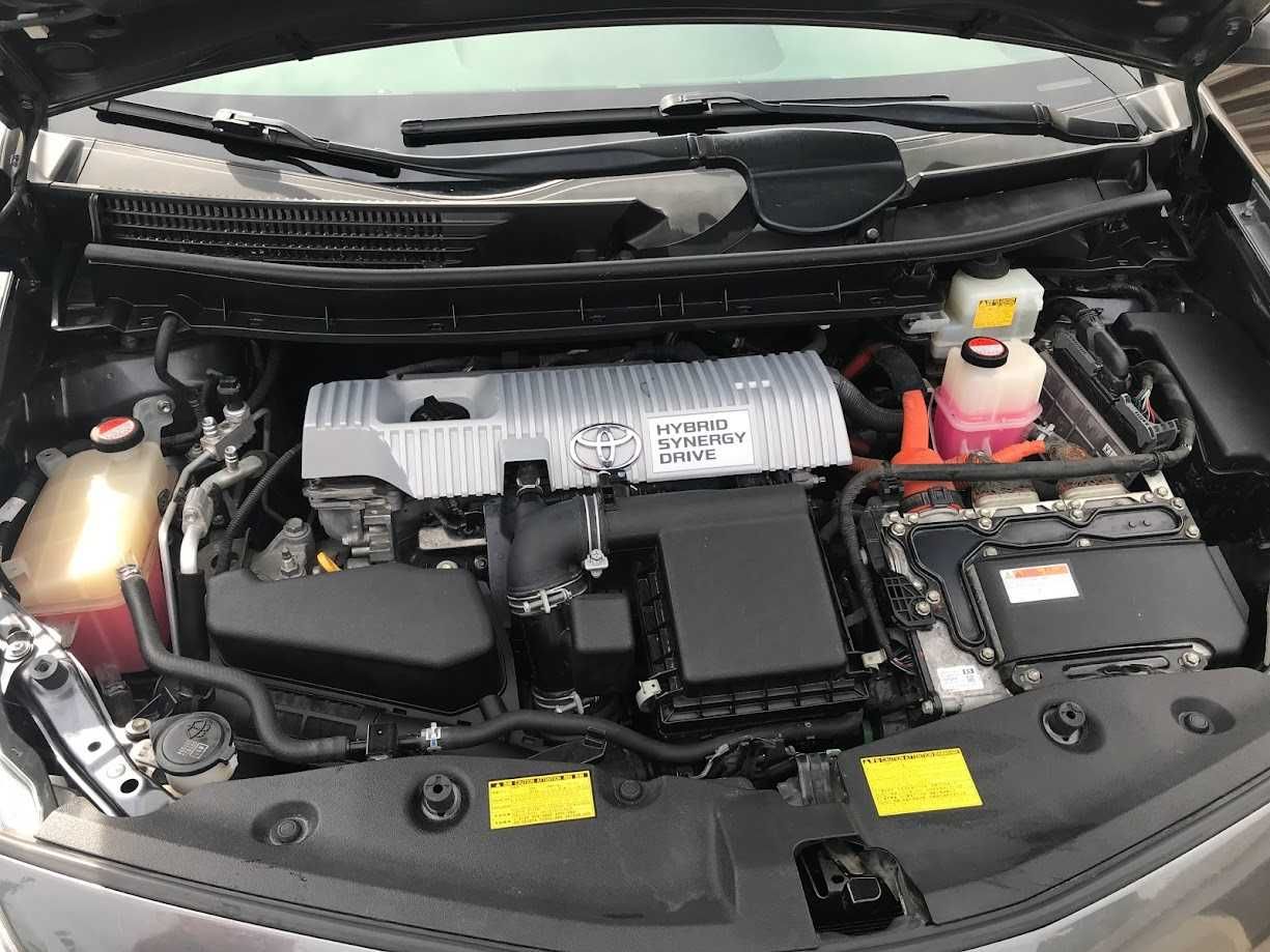 Продам TOYTA PRIUS V 2014
