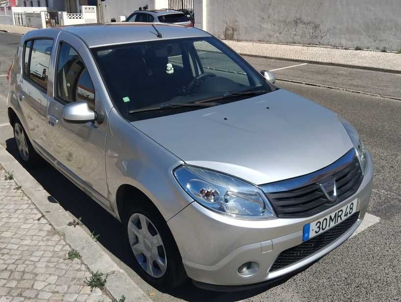 Dacia Sandero 1.2 75CV – Gasolina + GPL – 5 portas – Cinzento – €4.700