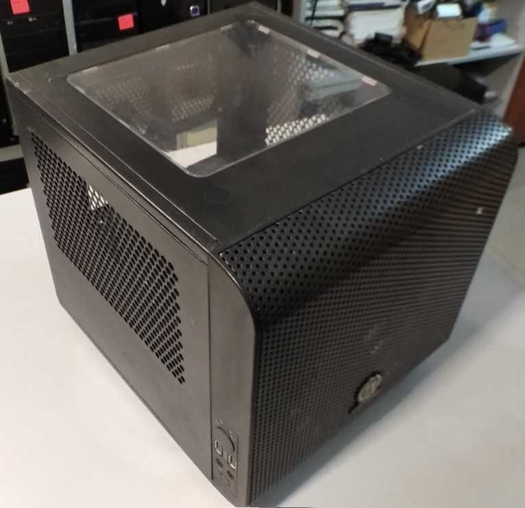 корпус Thermaltake Core V1 бу