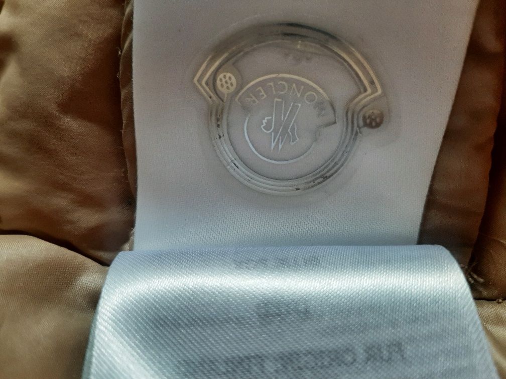 Moncler dluga  kamizelka bezrekawnik vitkac