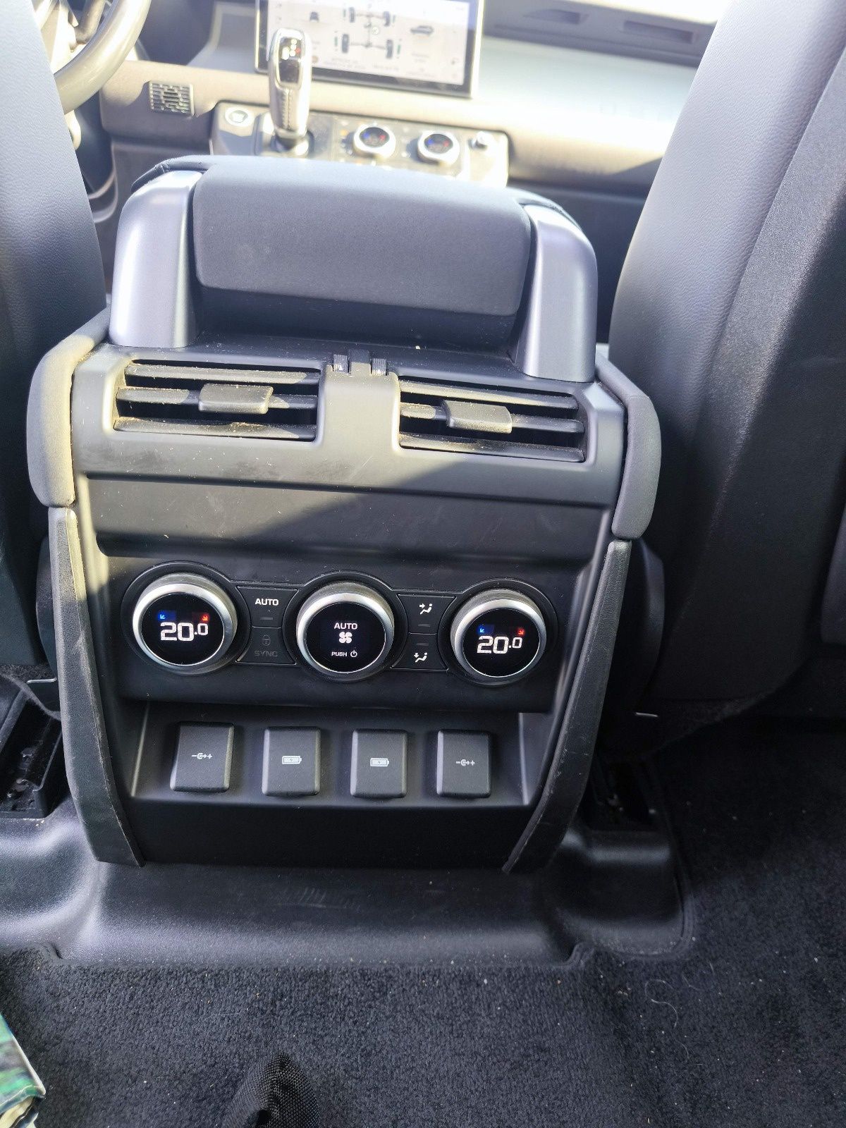 Land Rover Defender 110