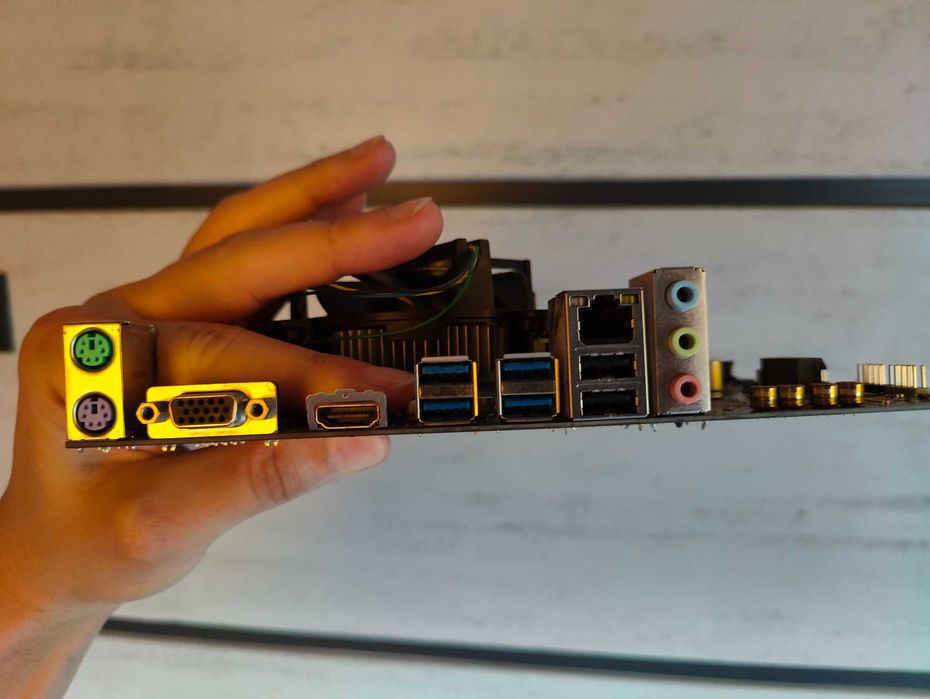 Процесор i3 8100 + Материнська плата B360M H + Пам'ять 16Gbt + SSD