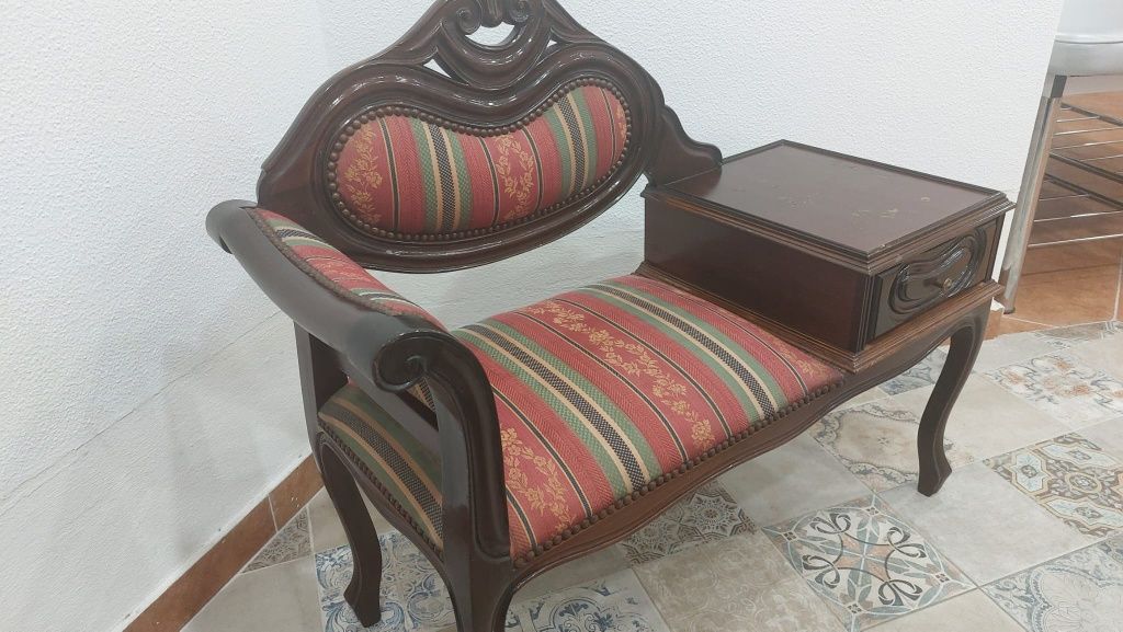 Namoradeira Banqueta de Telefone