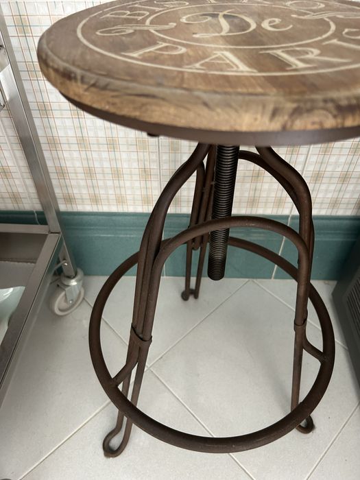 Banco estimo americano antigo