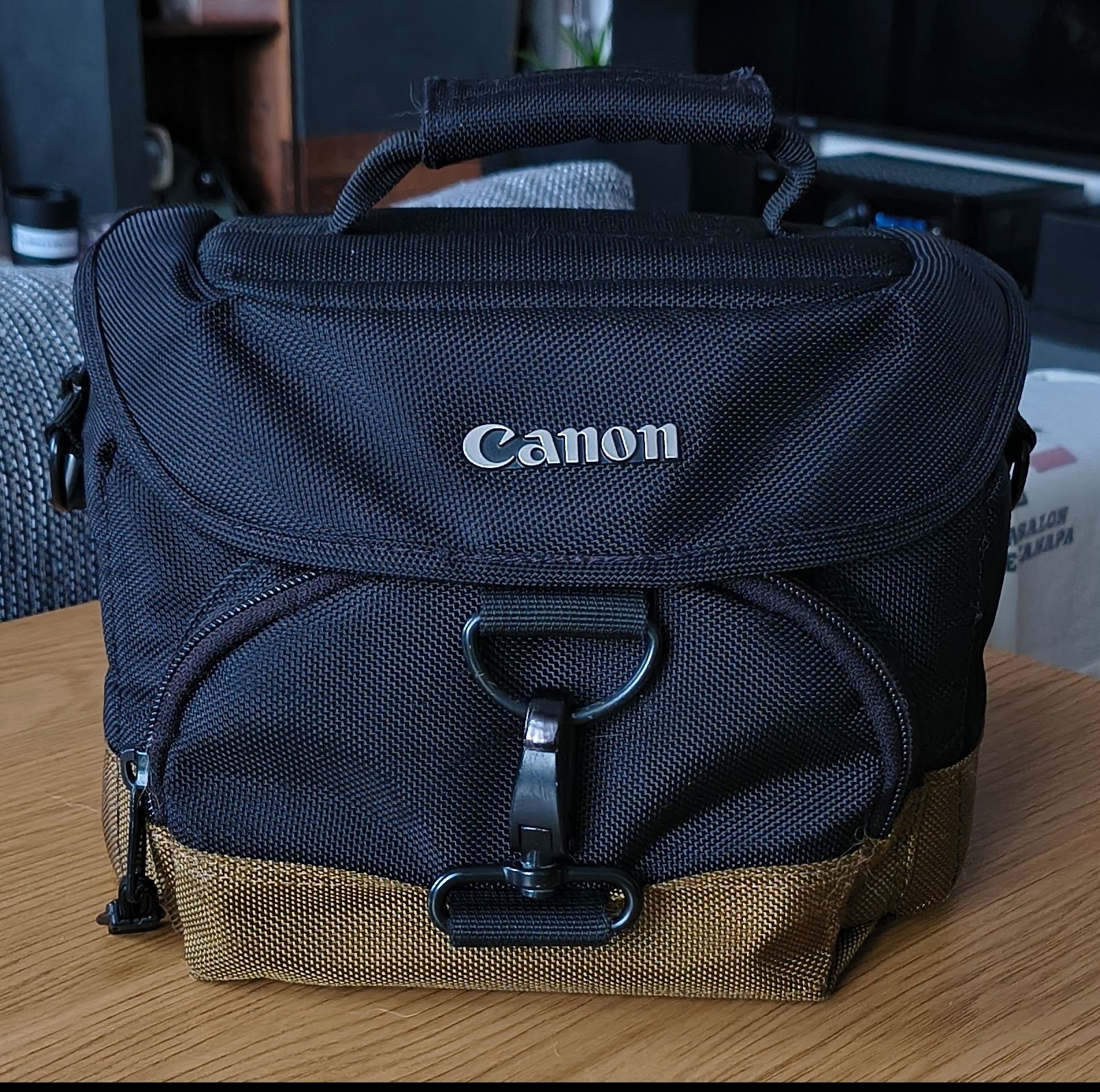 Lustrzanka Canon EOS 1200D