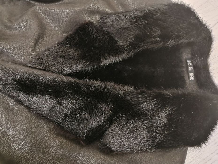 Продам чоловічу дублянку 54р.,  з норковим коміром.