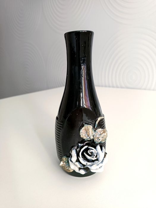 Wazon z przestrzennym dekorem z PRL