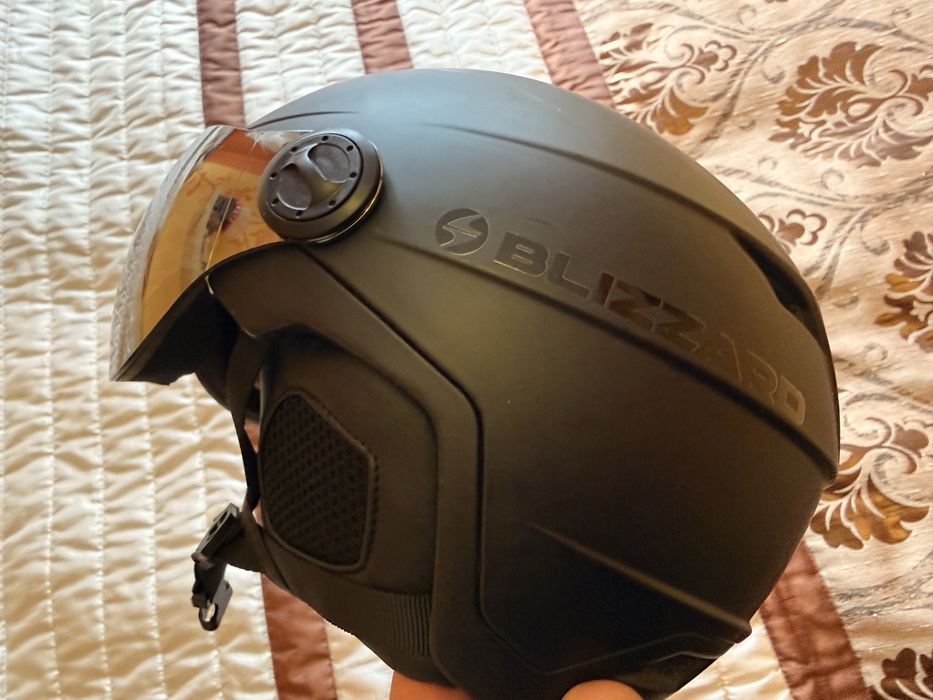 Kask narciarski zintegrowany z szybka Blizzard
