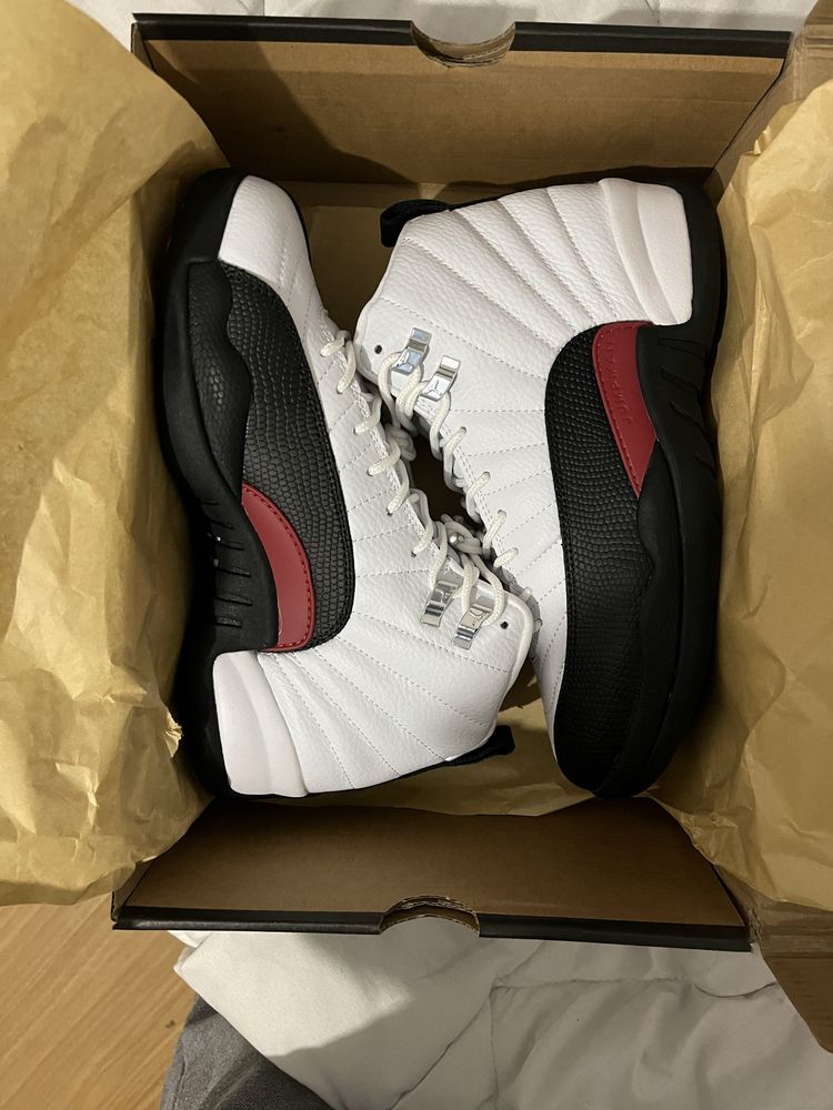 Jordan retro 12 nova