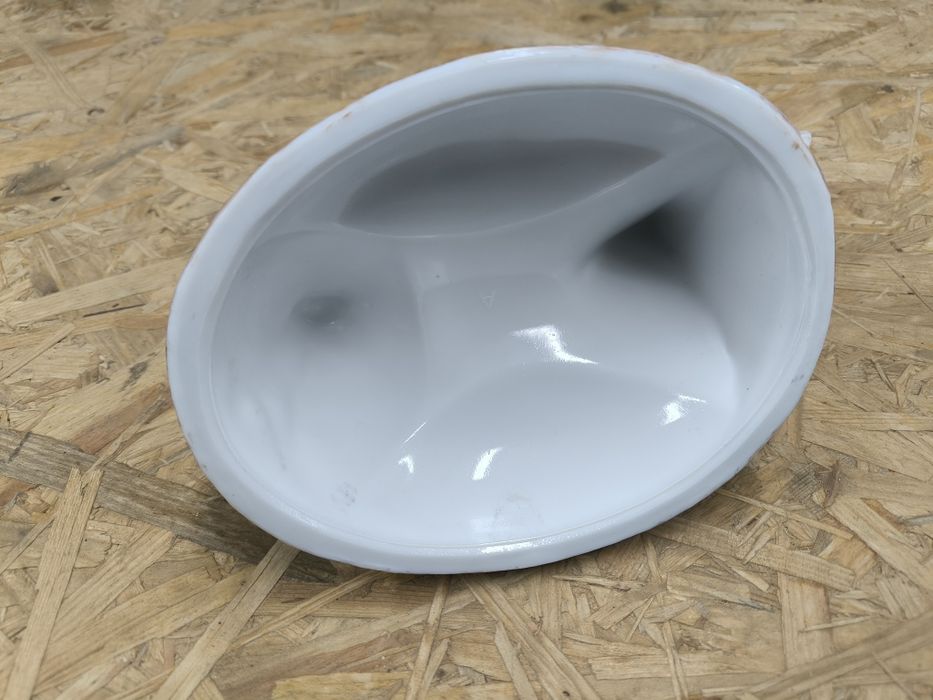 Porcelanowa kura – bombonierka z Ćmielowa / Chodzieży – ręcznie malowa