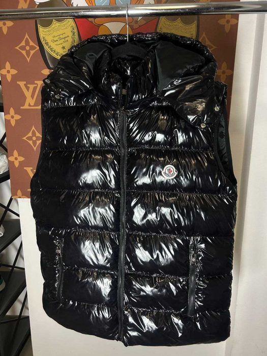 ЦІНА БУЛА 4000!Чоловіча брендова ЖИЛЕТКА MONCLER чорна безрукавка лак