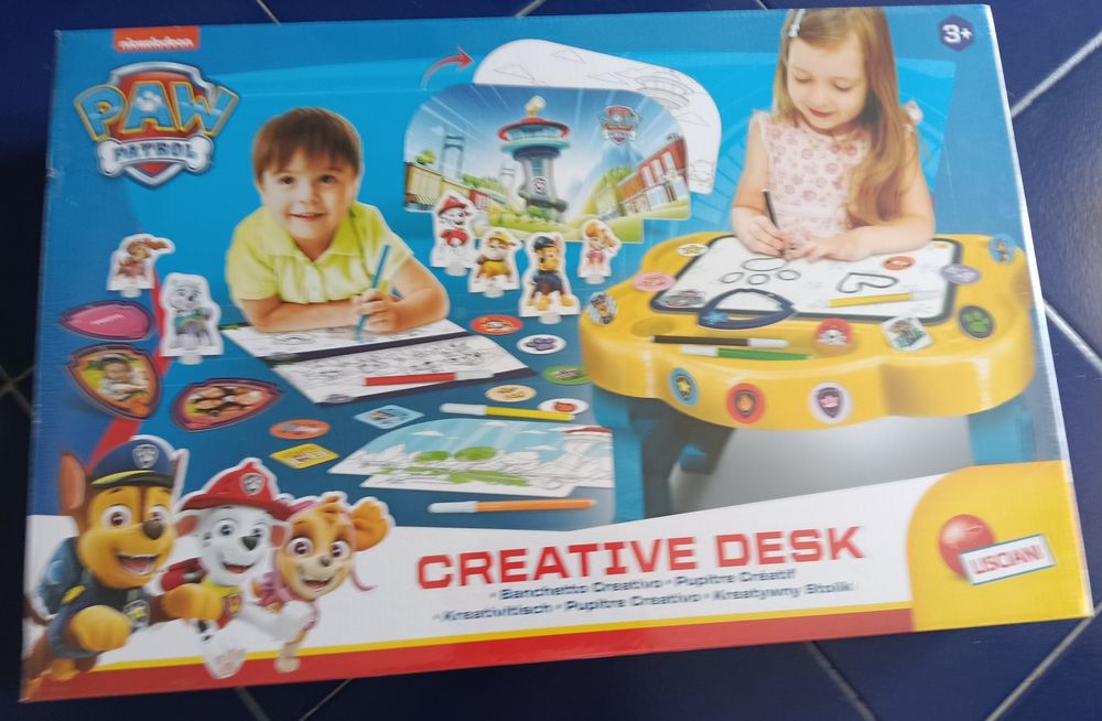 Mesa patrulha pata com marcadores