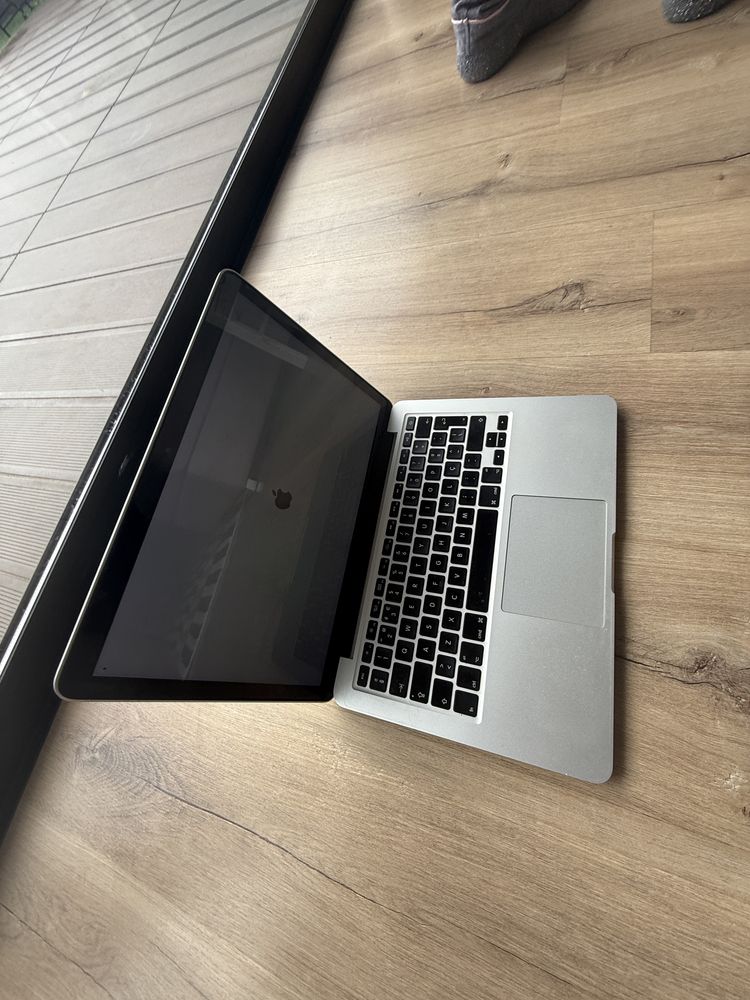 MacBook Pro (A1502)