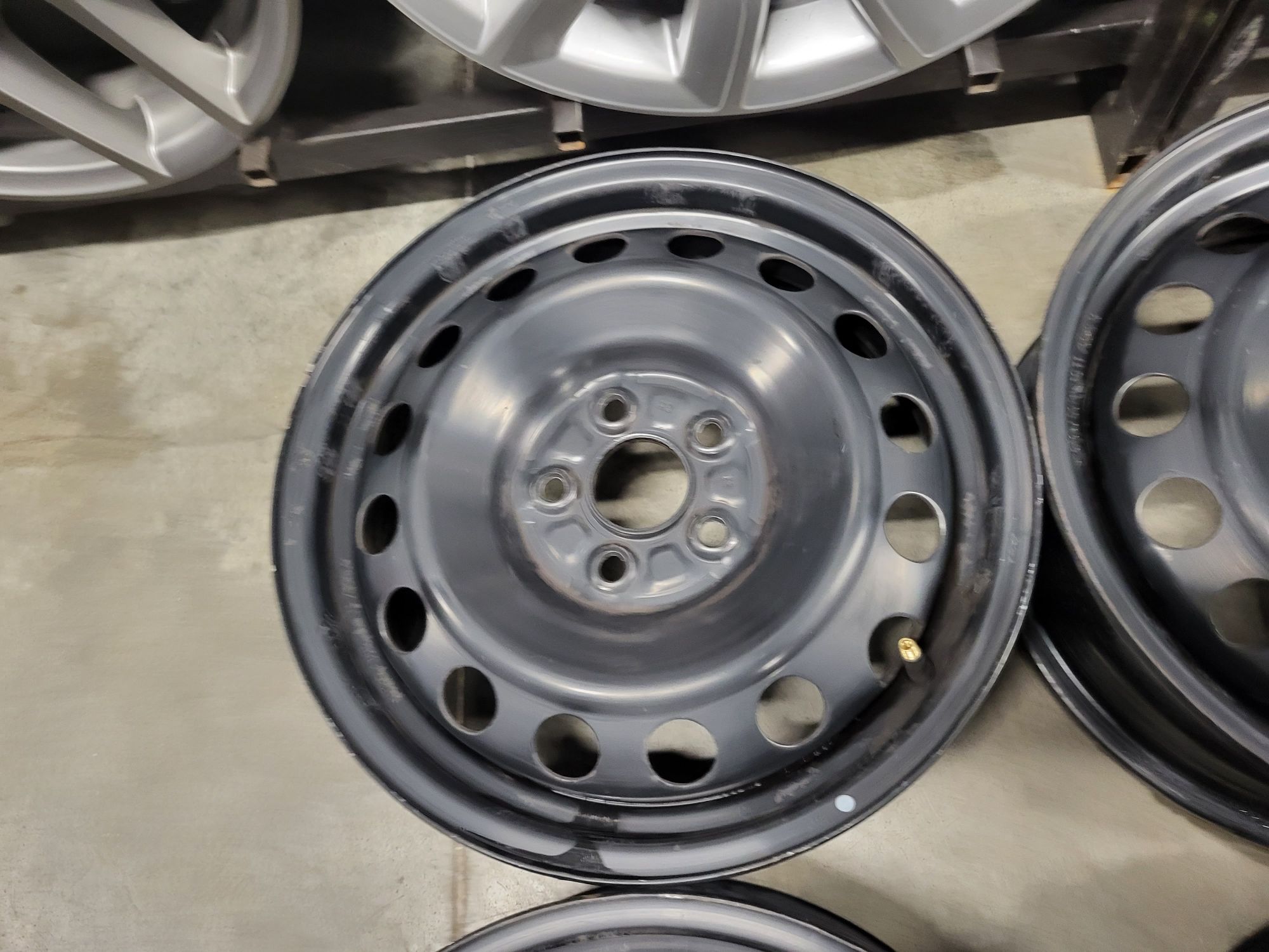 Felgi stalowe 15" 5x100 ET45 Toyota Verso S   Subaru  Trezia BDB STAN