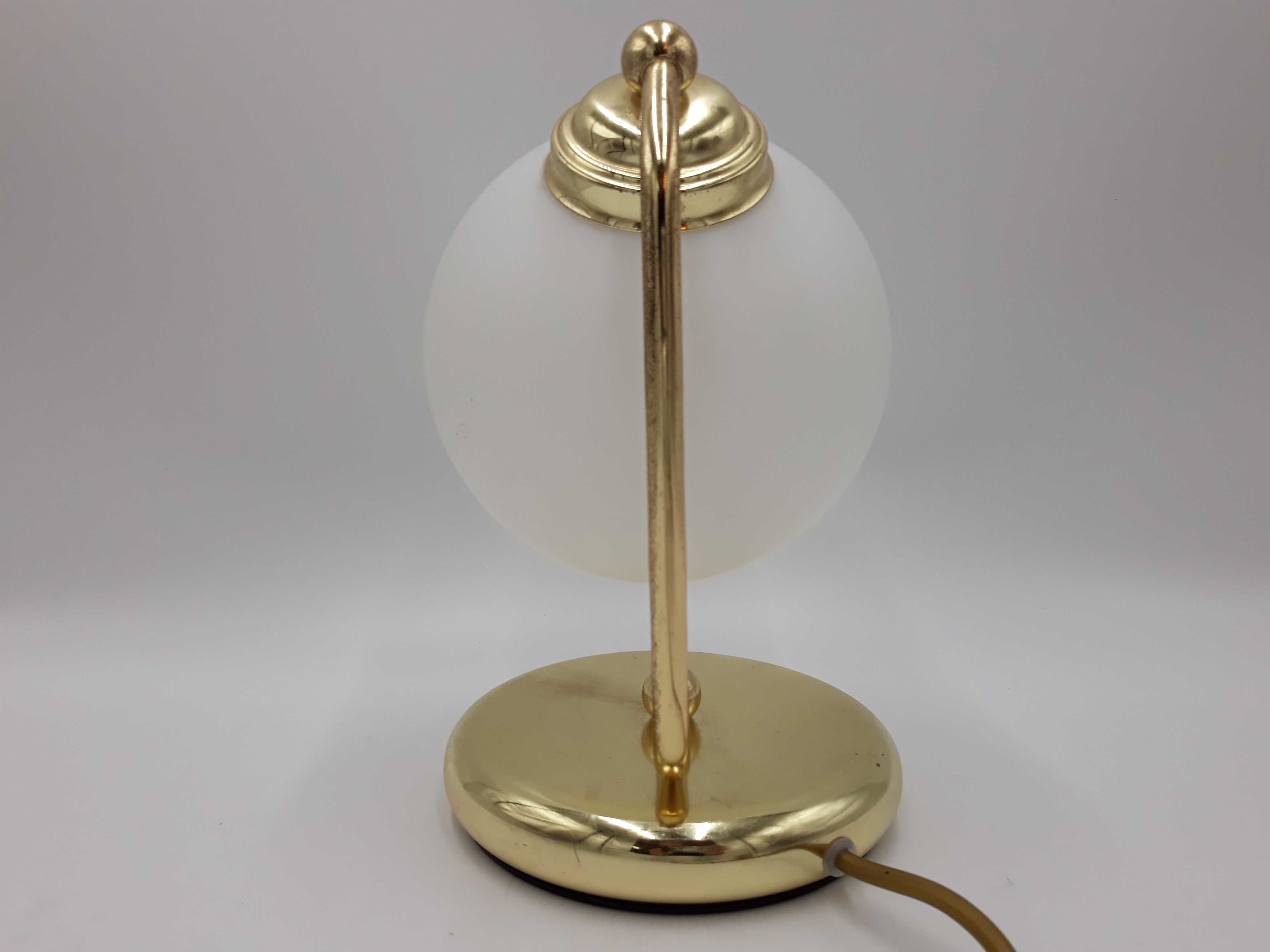 Lampa stołowa złota szklana mleczna kula Reznicek Leuchten Wien