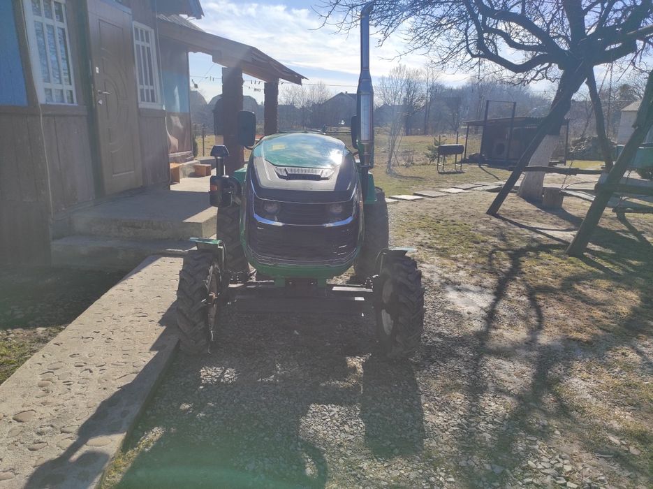 Продам трактор зубр