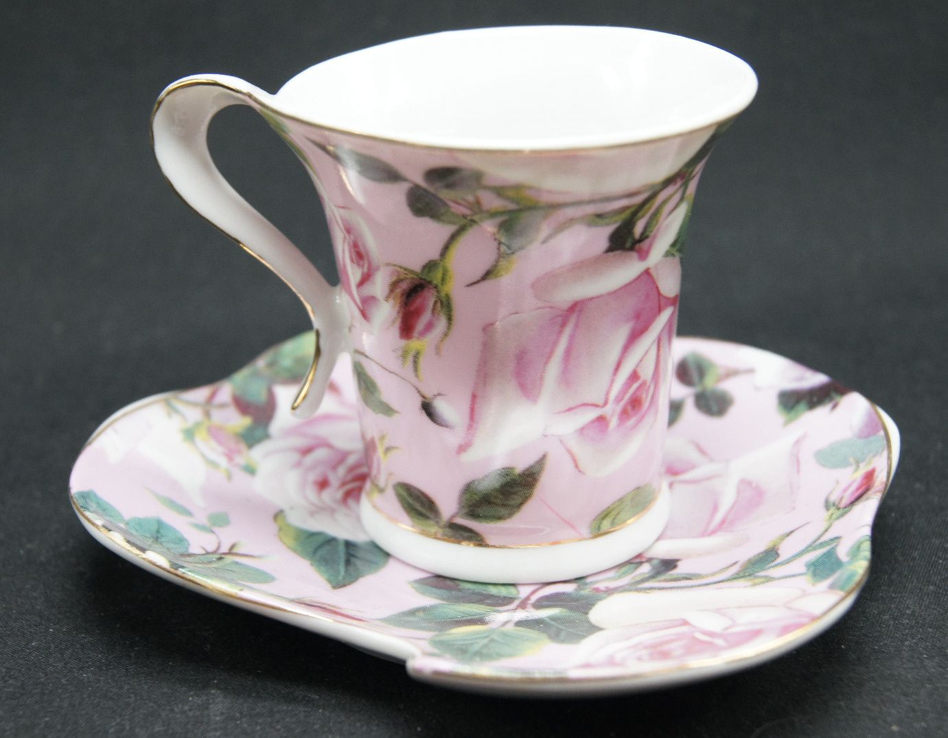 Filiżanka Porcelanowa w róże 90ml