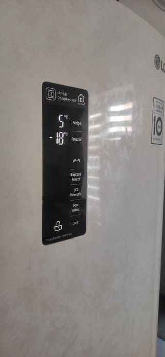 Холодильник LG новфрост.