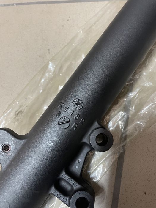 Goleń prawa laga Kawasaki Z750 . 2004