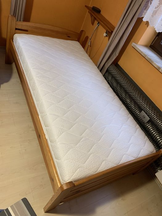 Łóżko z materacem Hilding