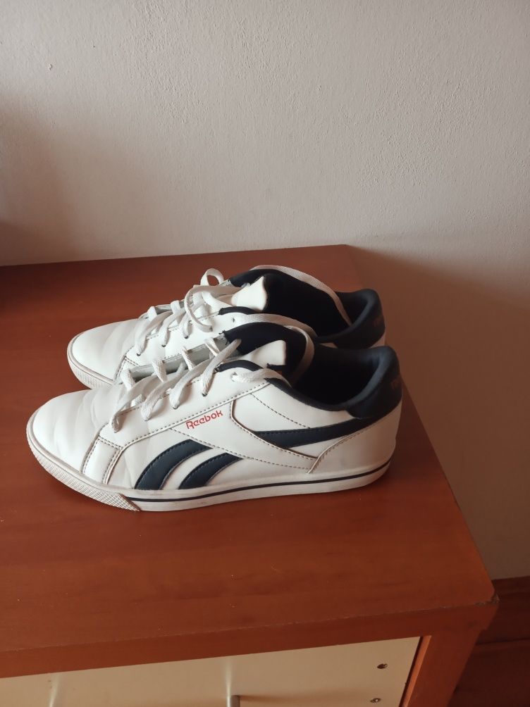 Buty  chłopięce Reebok  r. 38