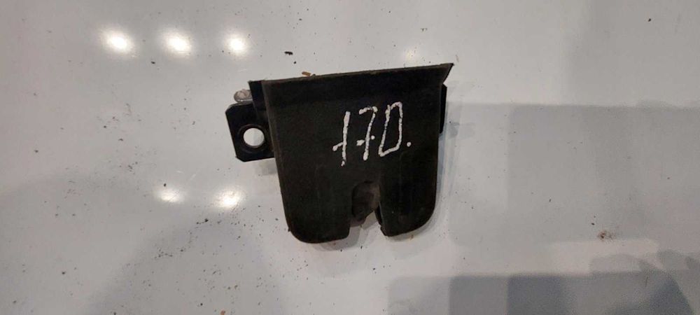 Замок крышки Багажника на VAG(7L6827505C)